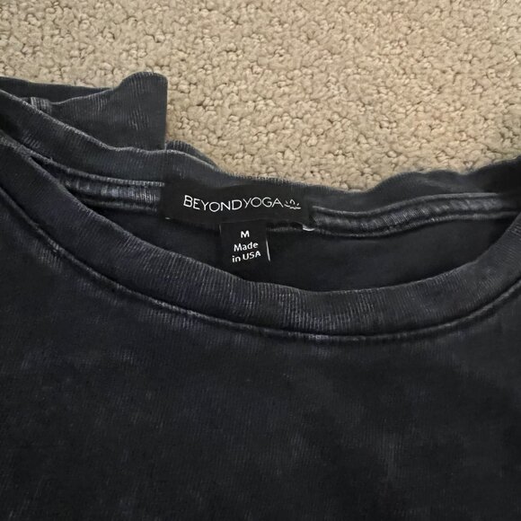 Beyond Yoga Women's Sweat Set Boyfriend Shorts + Matching Top - Picture 3 of 3